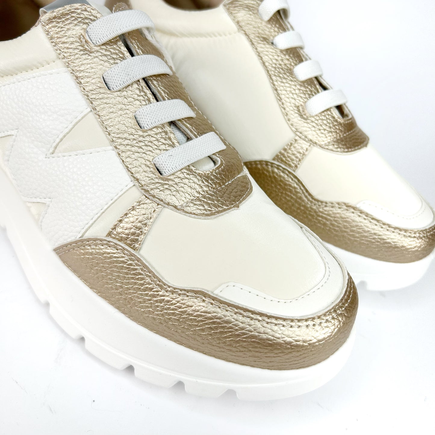 ZAPATILLAS DE MUJER ORO 25M264