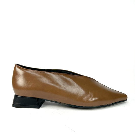 ZAPATO DE MUJER ABOTINADO TAUPE VIENA10