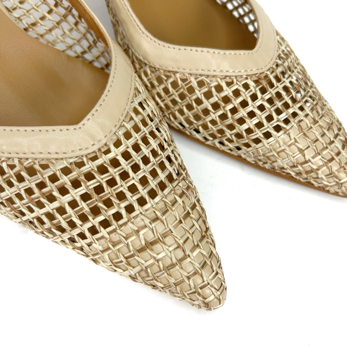 ZAPATO DE MUJER BEIGE 2610