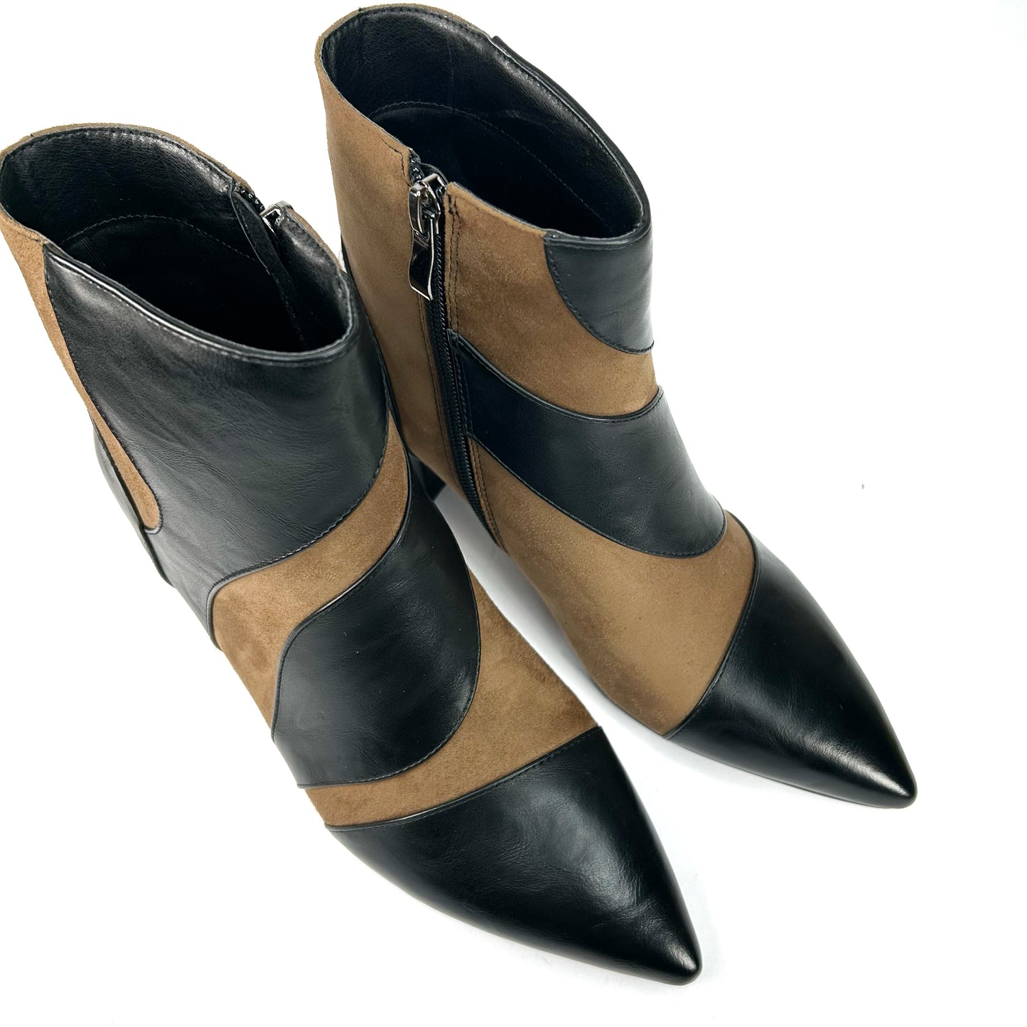 BOTÍN COMBINADO NEGRO-CAMEL 462K023