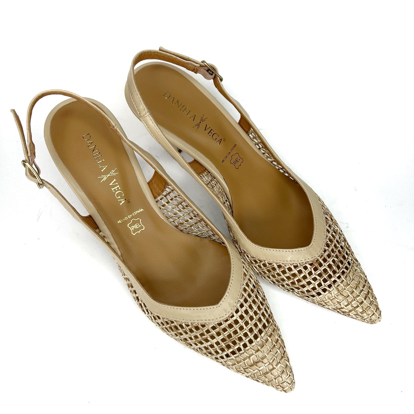 ZAPATO DE MUJER BEIGE 2610
