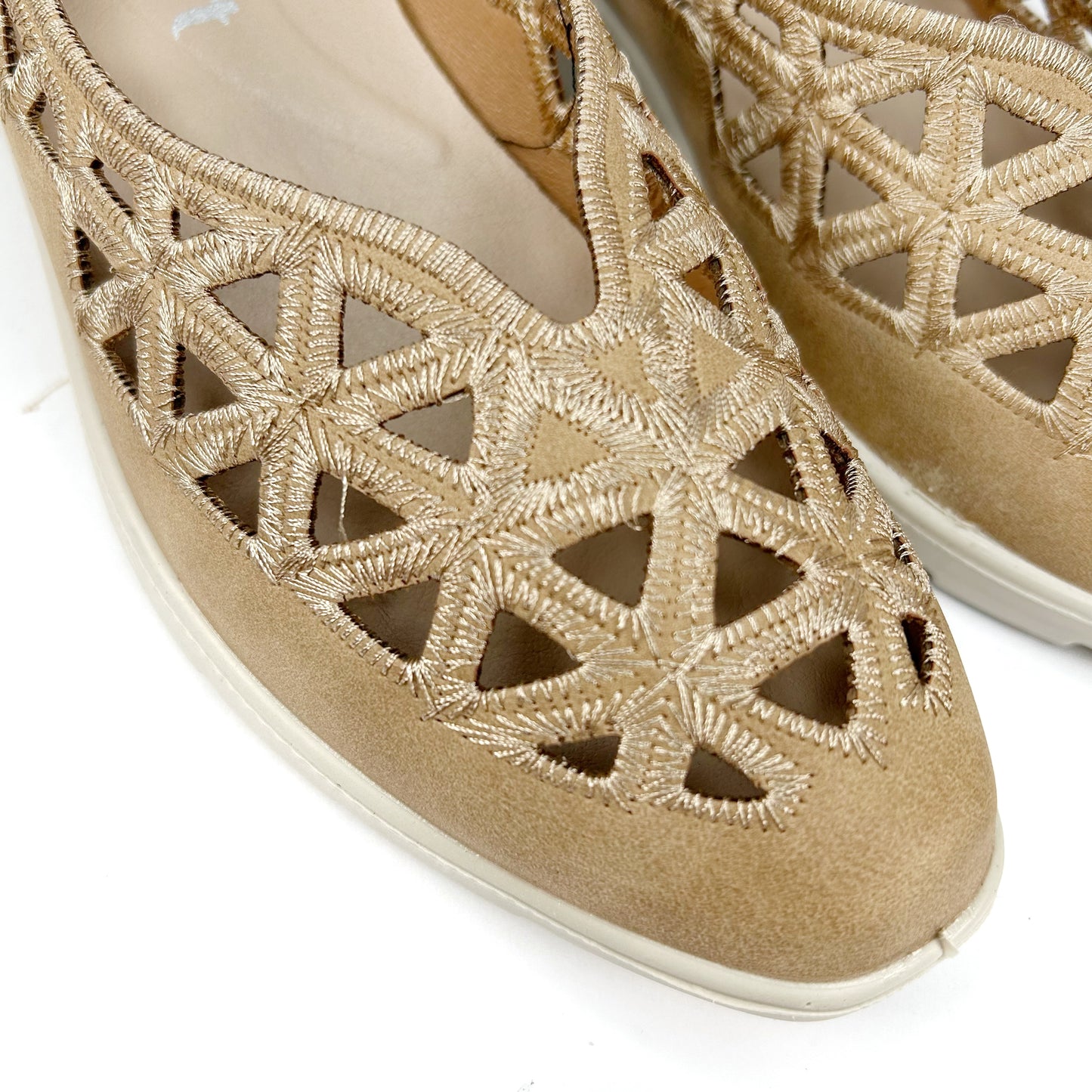 ZAPATO MUJER BEIGE 26M217