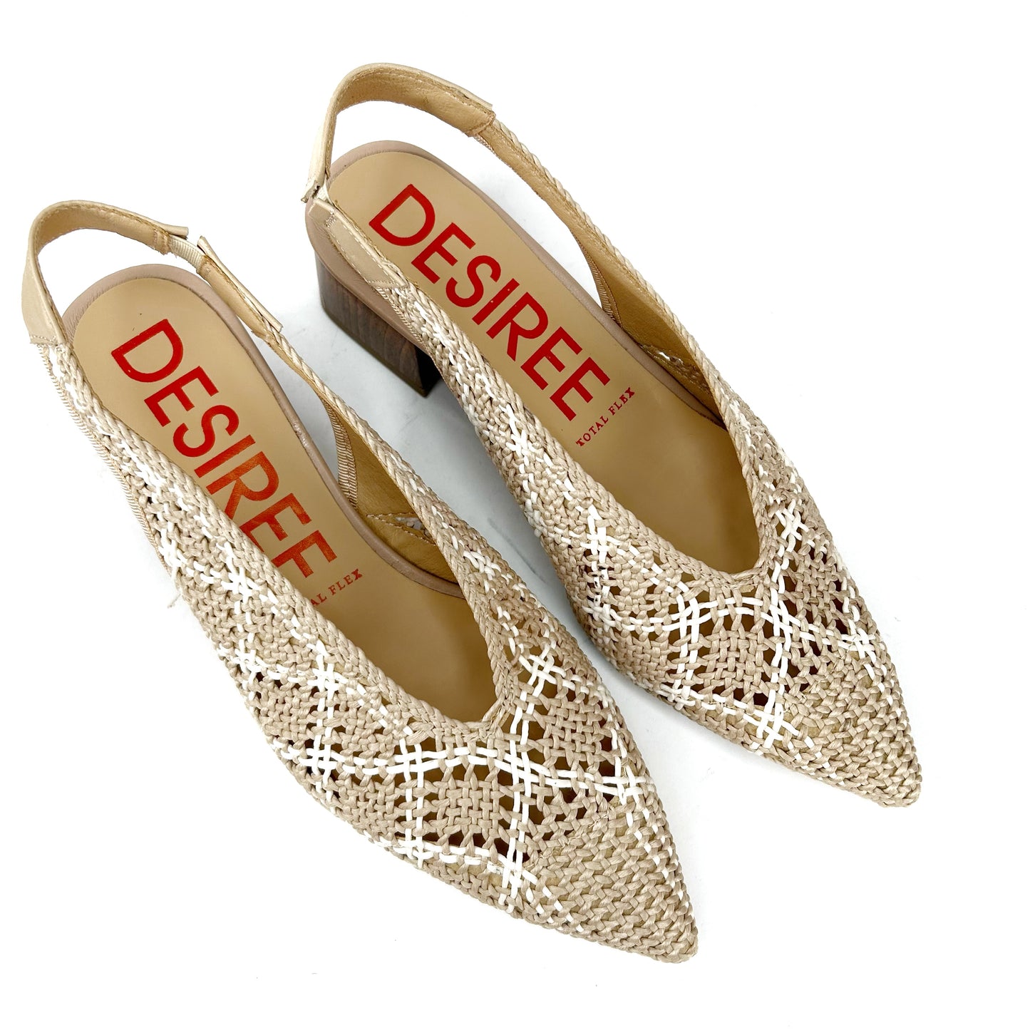 SALÓN MUJER REJILLA TIERRA PRAGA7