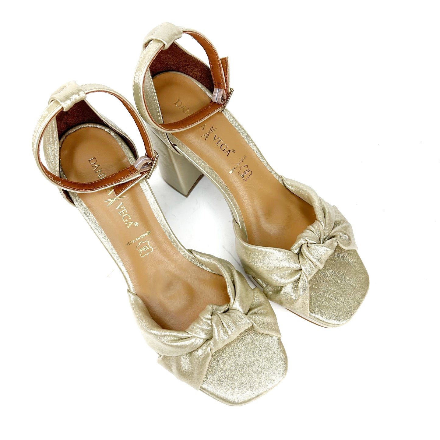 SANDALIA MUJER PLATAFORMA PLATINO 2680O