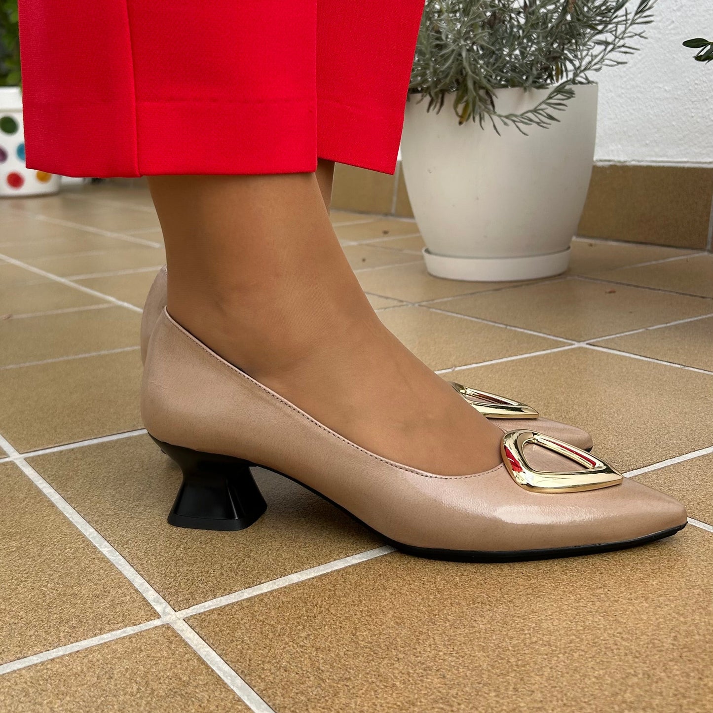 SALÓN MUJER BEIGE ADORNO 2695V