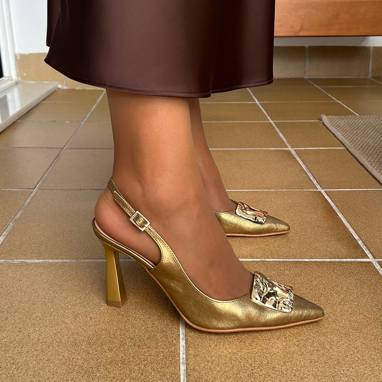 SALÓN MUJER 2821D ORO ADORNO