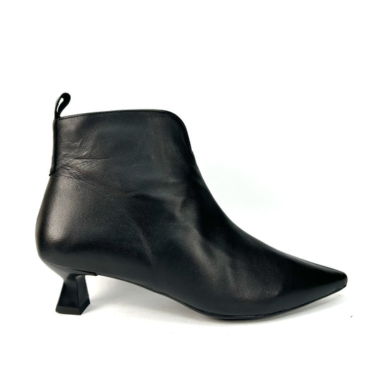 BOTÍN MUJER TACÓN FINO NEGRO GARSONS8