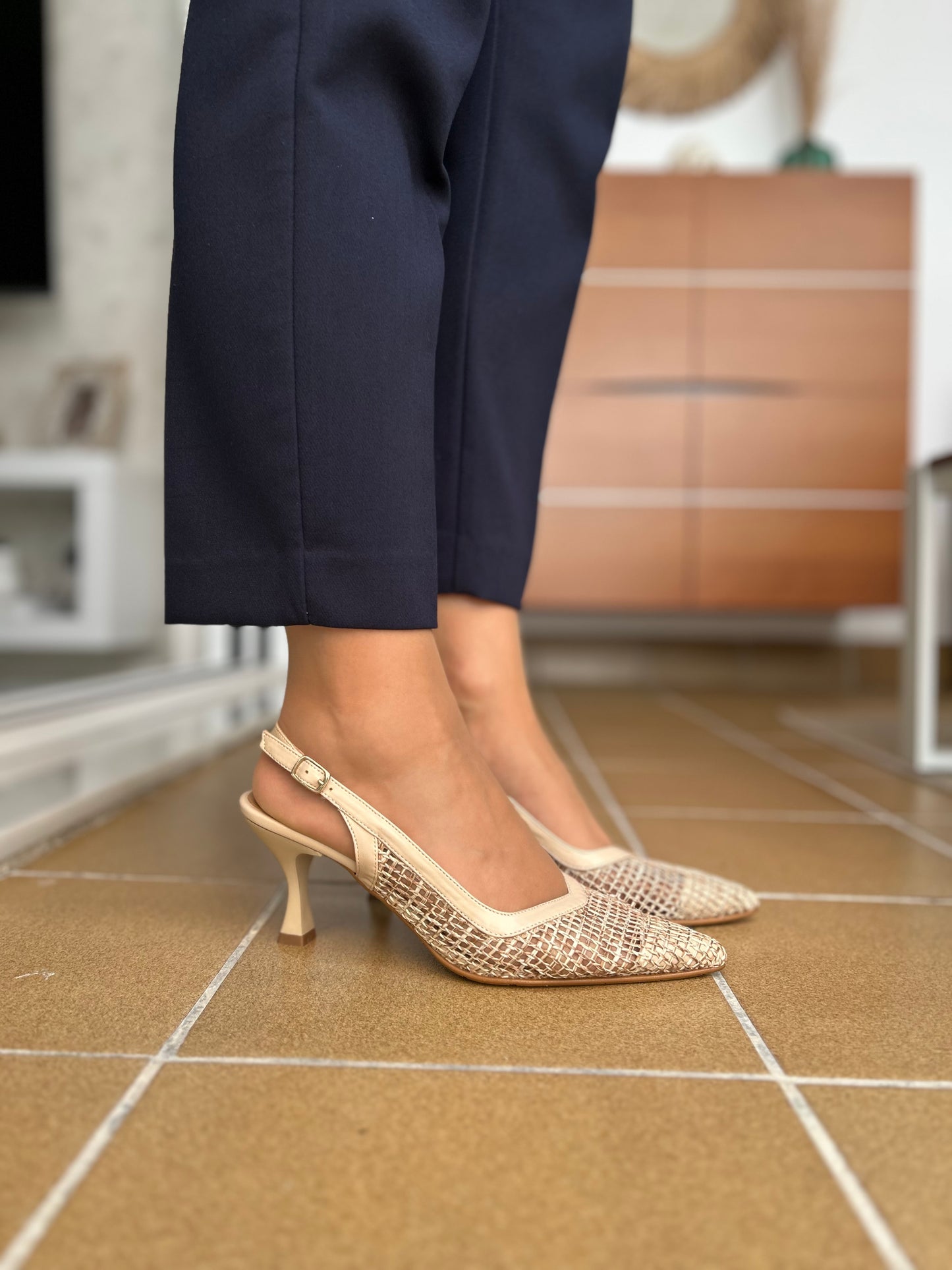 ZAPATO DE MUJER BEIGE 2610