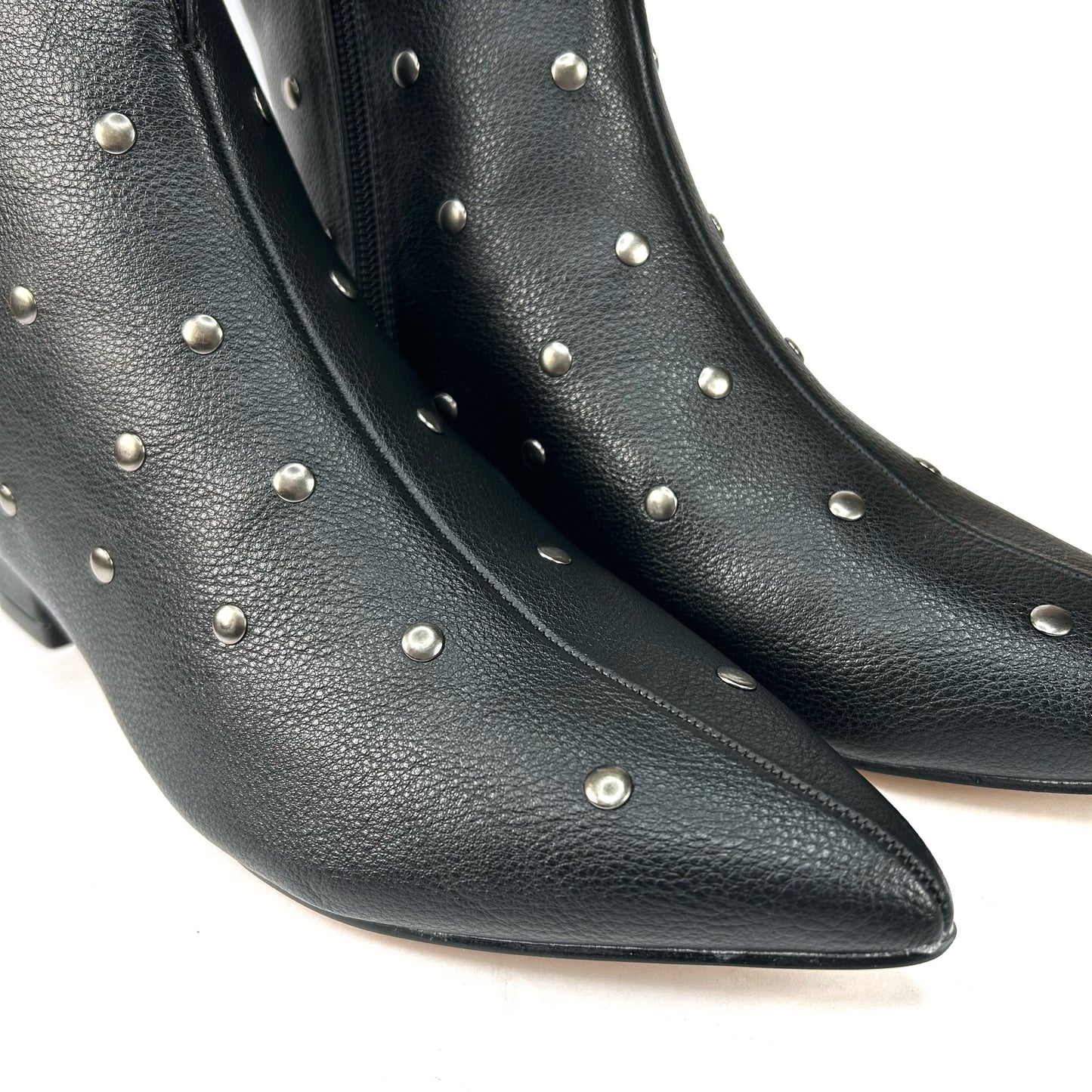 BOTÍN MUJER TACHAS NEGRO 608K127