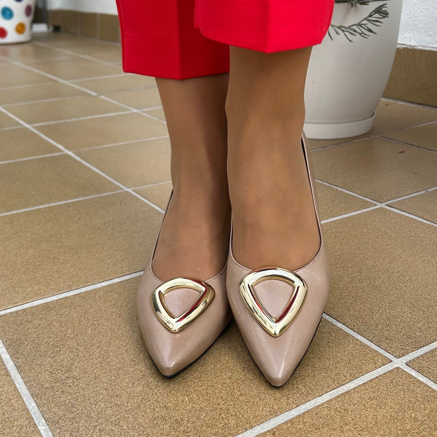 SALÓN MUJER BEIGE ADORNO 2695V