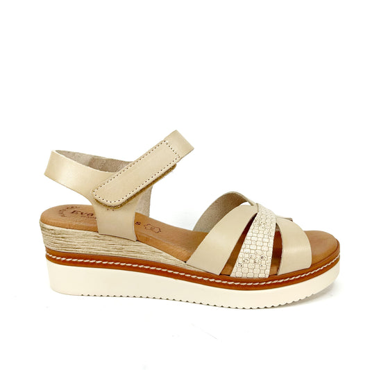SANDALIA MUJER BEIGE CUÑA 5500
